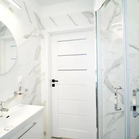 Everysky - Mysliwska Apartment