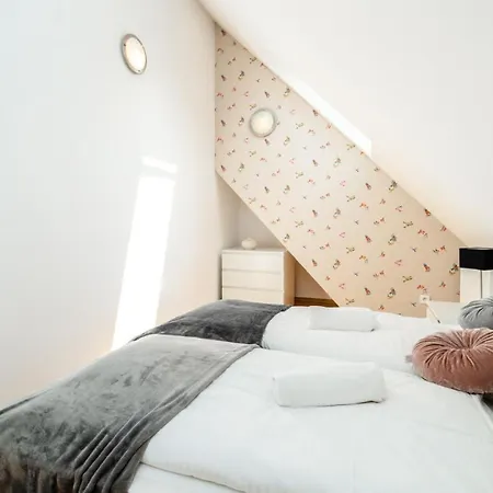Everysky - Mysliwska Apartment *